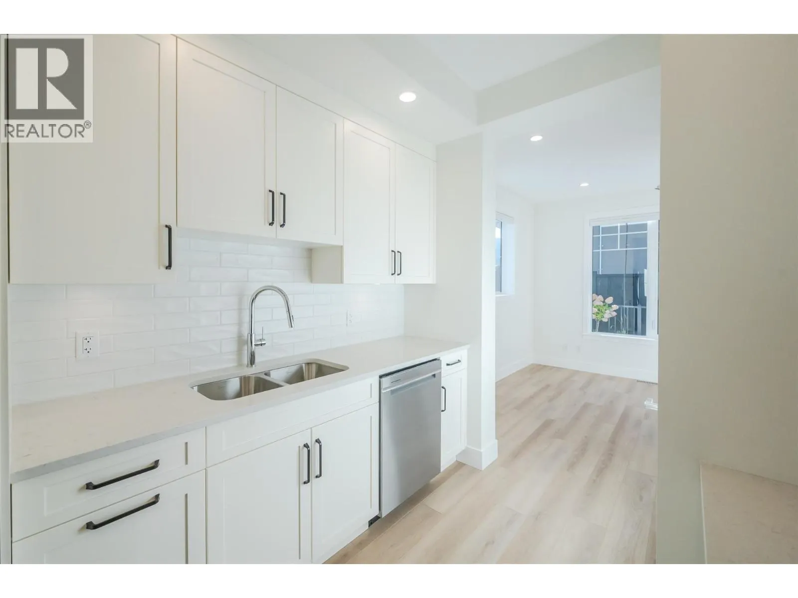 795 Ontario Street Unit# 102
