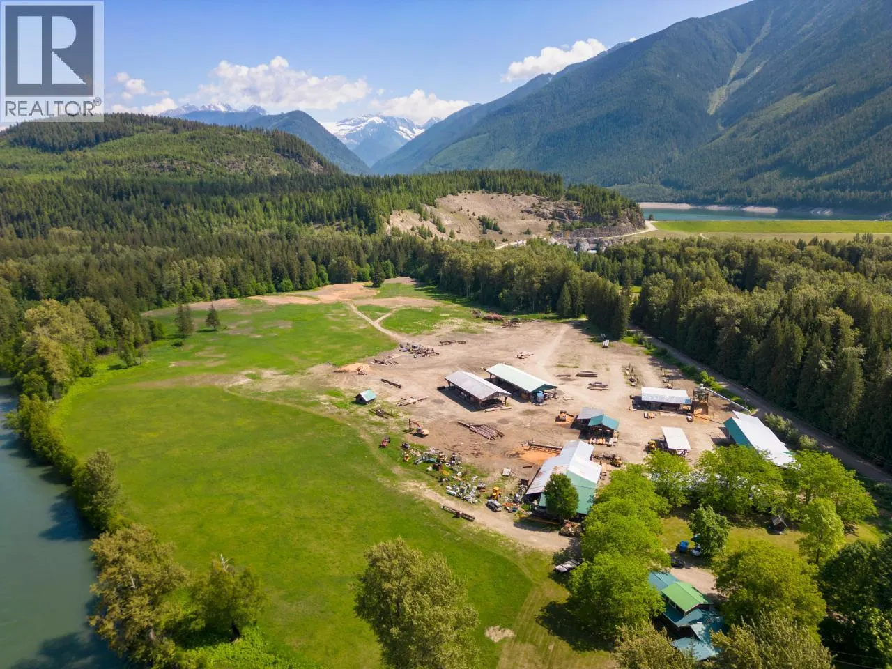 209 LARDEAU RIVER Road