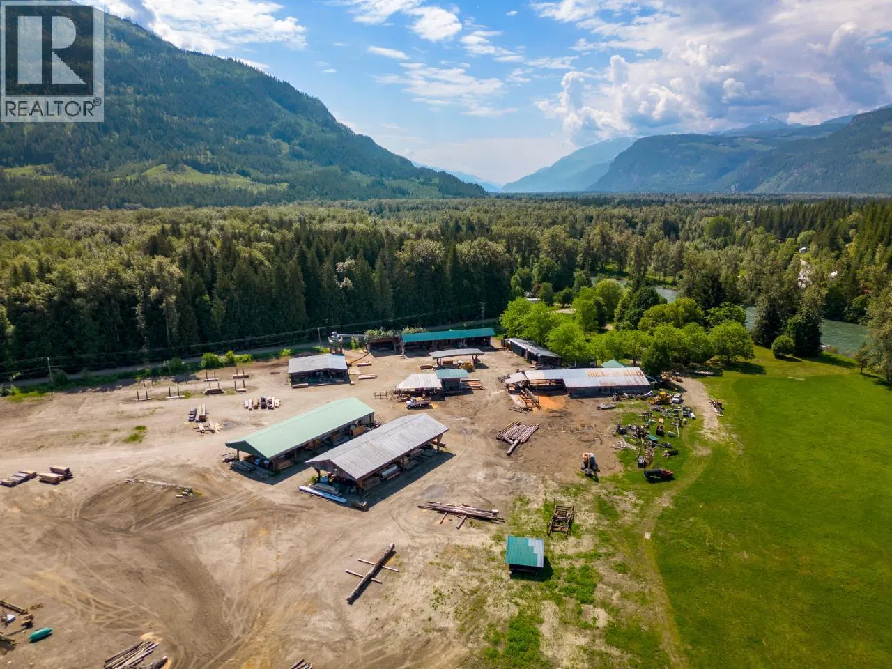 209 LARDEAU RIVER Road