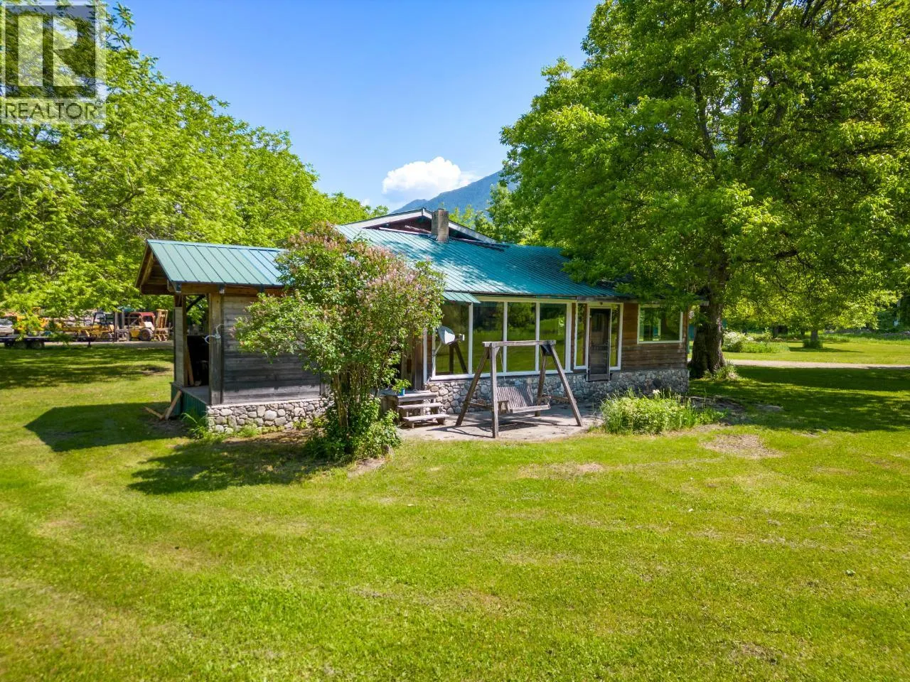 209 LARDEAU RIVER Road