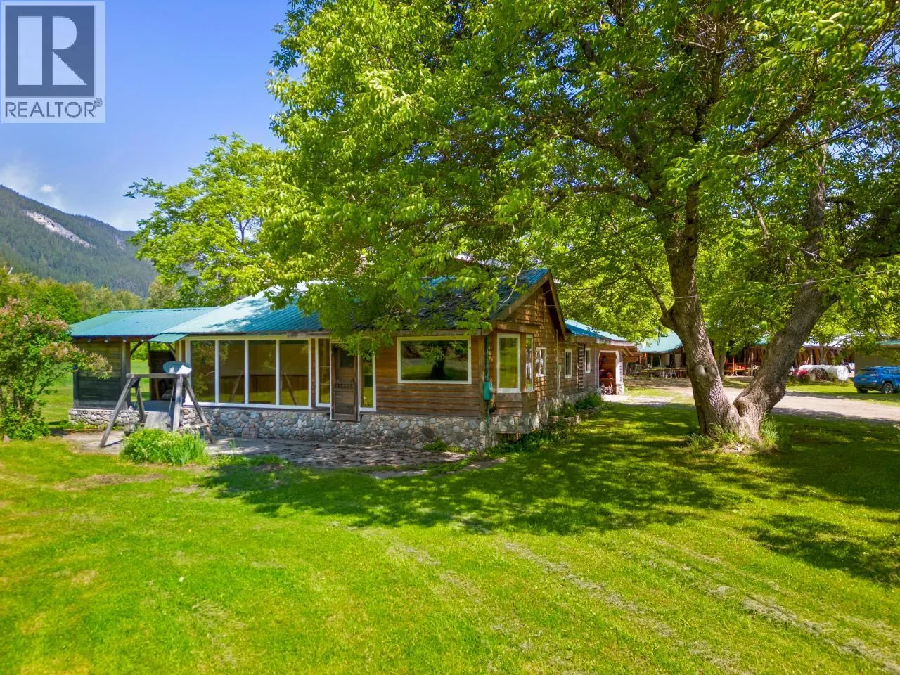 209 LARDEAU RIVER Road