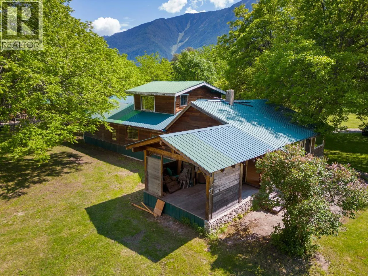 209 LARDEAU RIVER Road