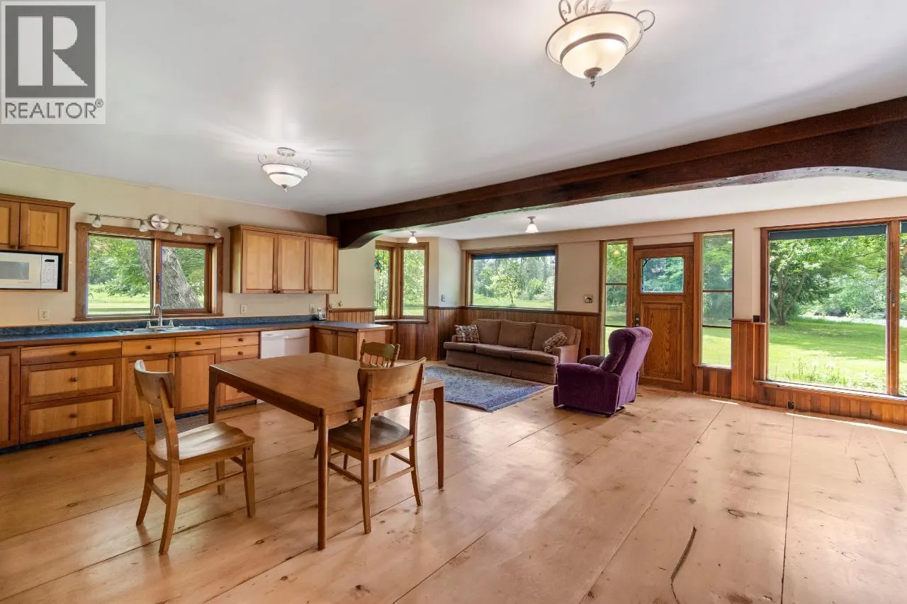 209 LARDEAU RIVER Road