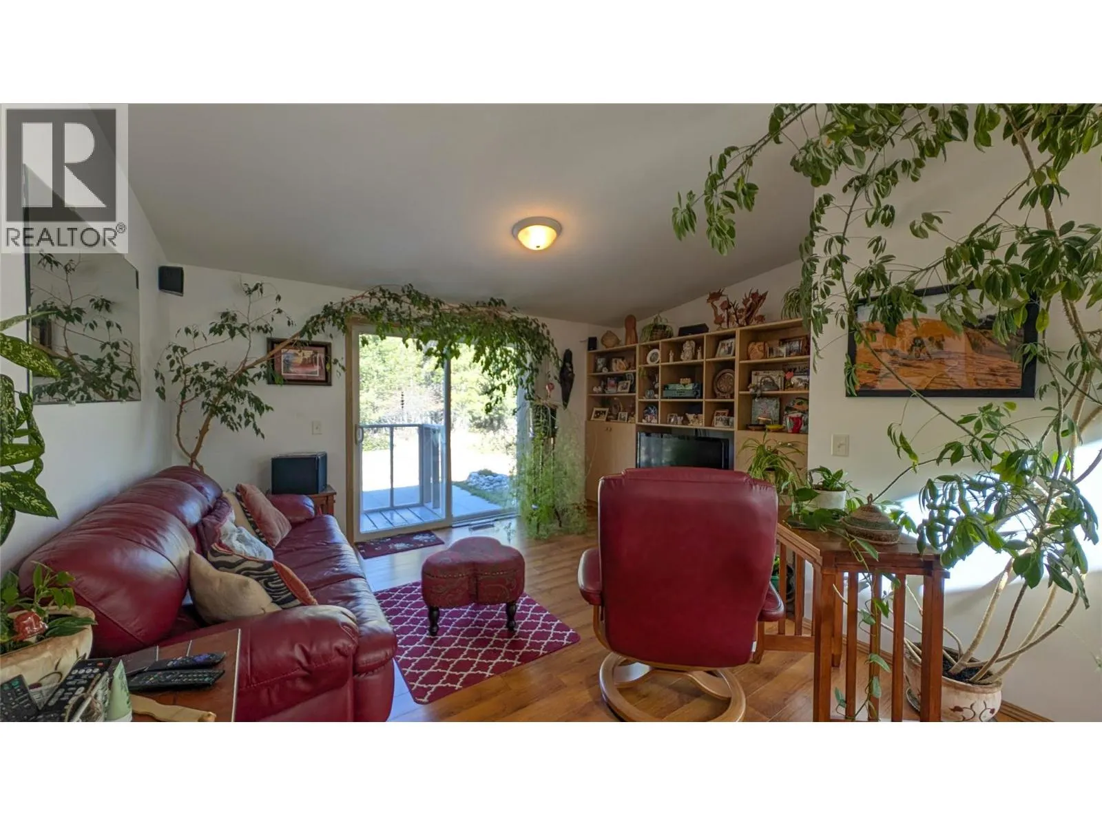 2101 MAWER Road