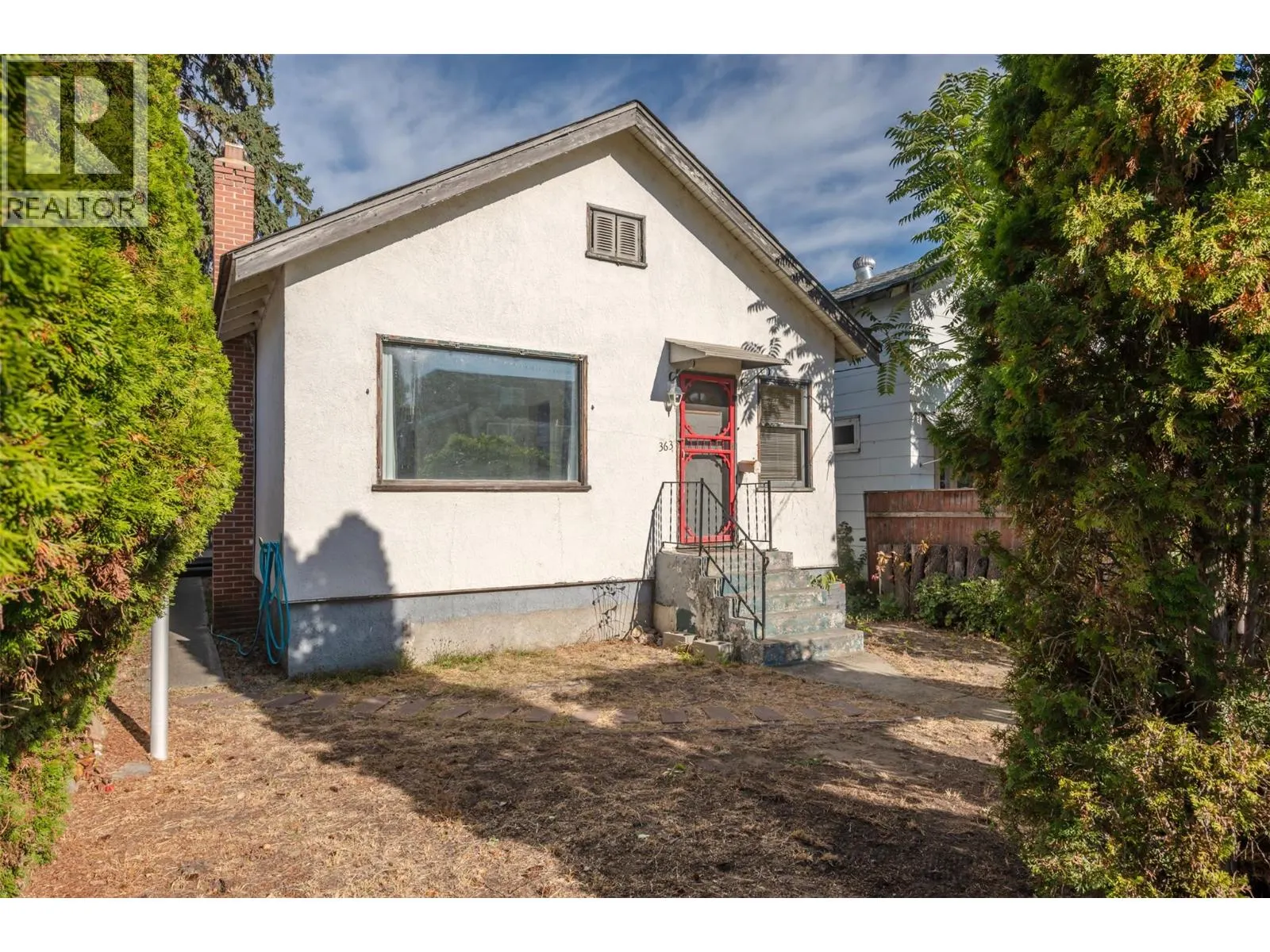 363 Nanaimo Avenue W