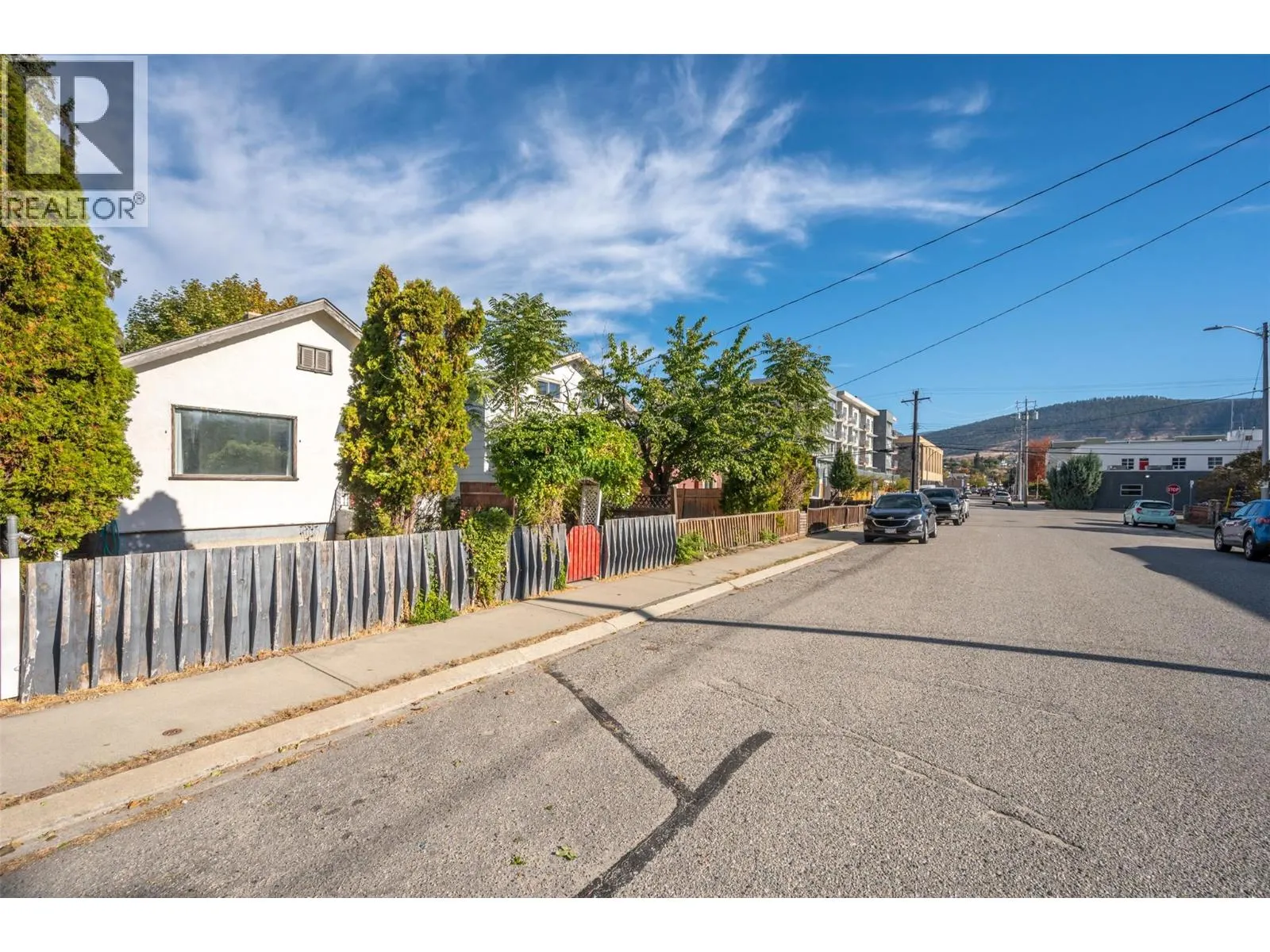 363 Nanaimo Avenue W