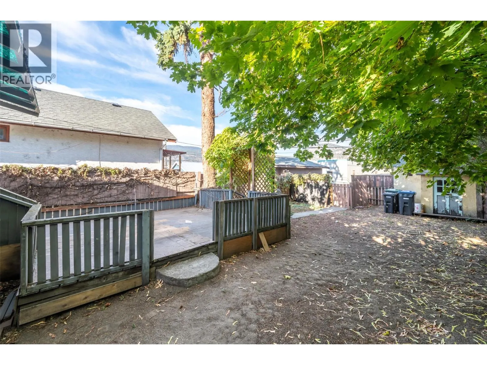 363 Nanaimo Avenue W