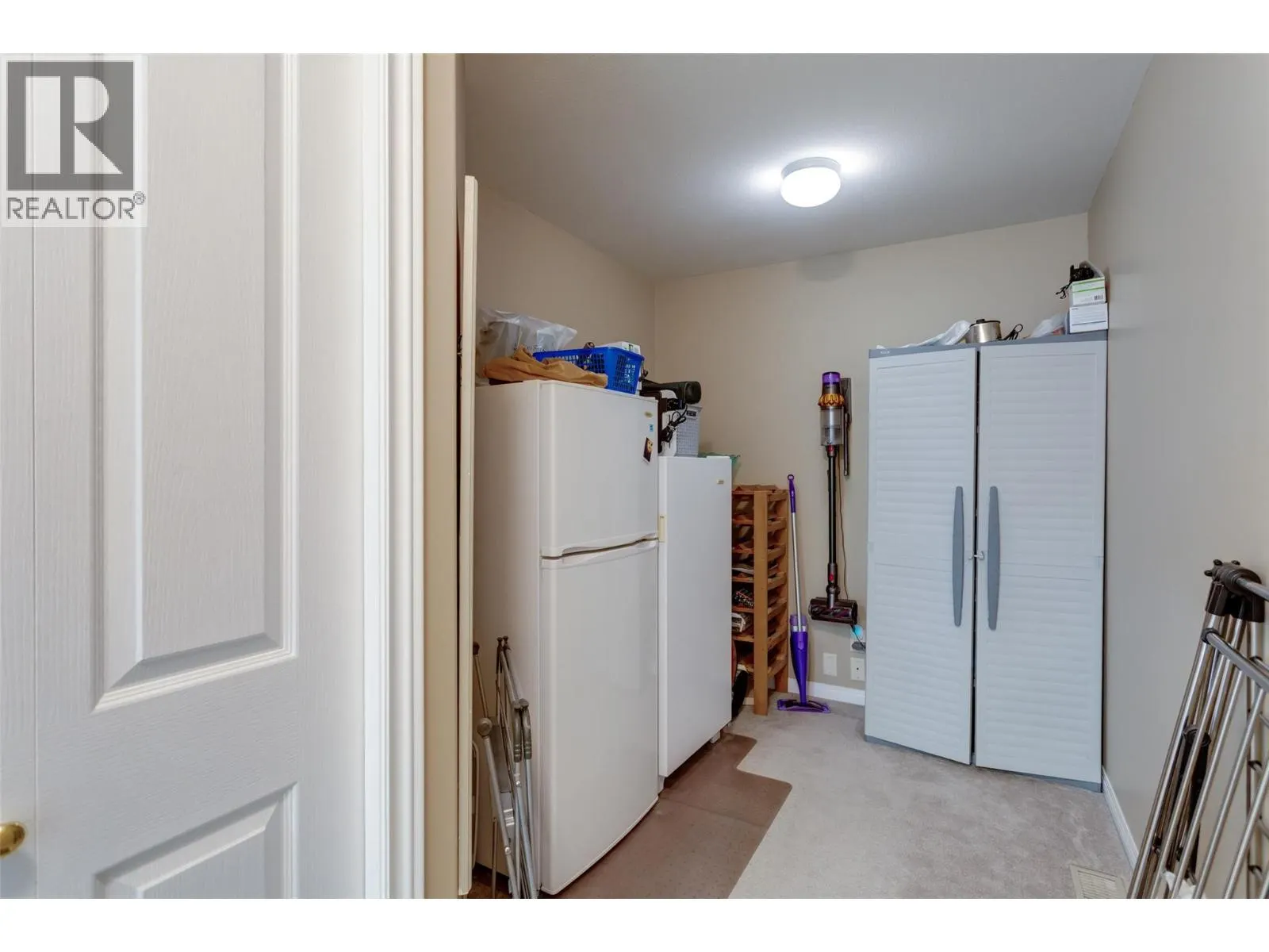 4074 Gellatly Road Unit# 221