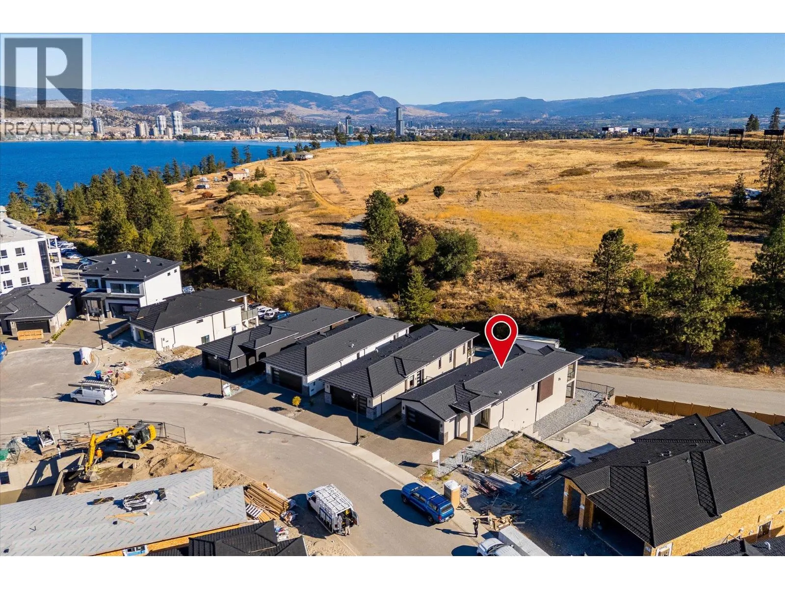 1675 HARBOUR VIEW Crescent