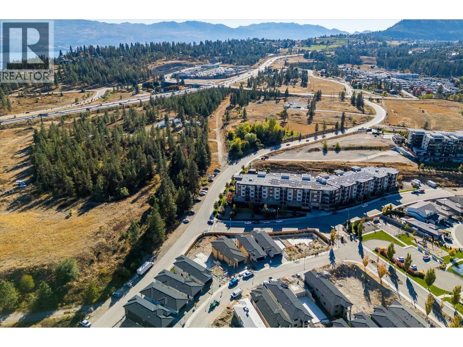 1675 HARBOUR VIEW Crescent