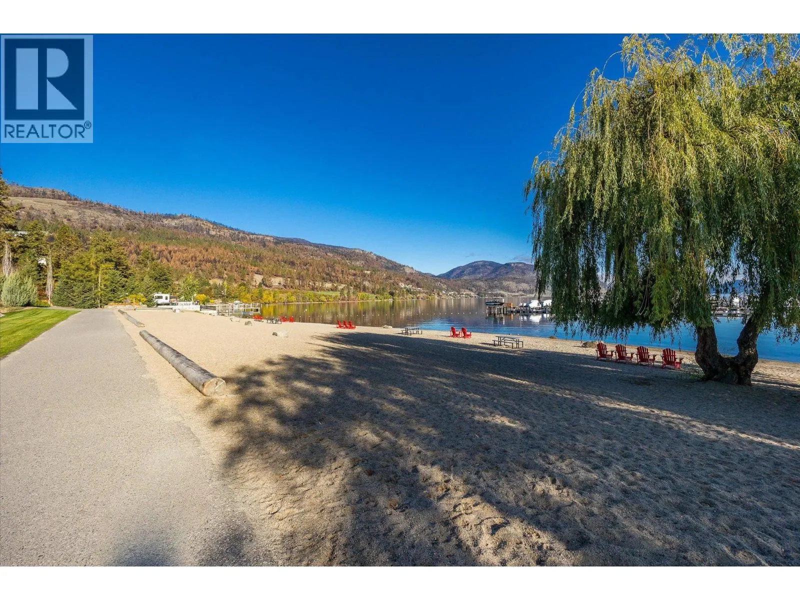 1675 HARBOUR VIEW Crescent