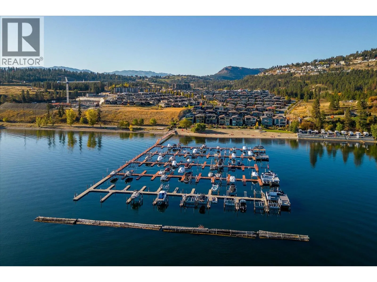 1675 HARBOUR VIEW Crescent
