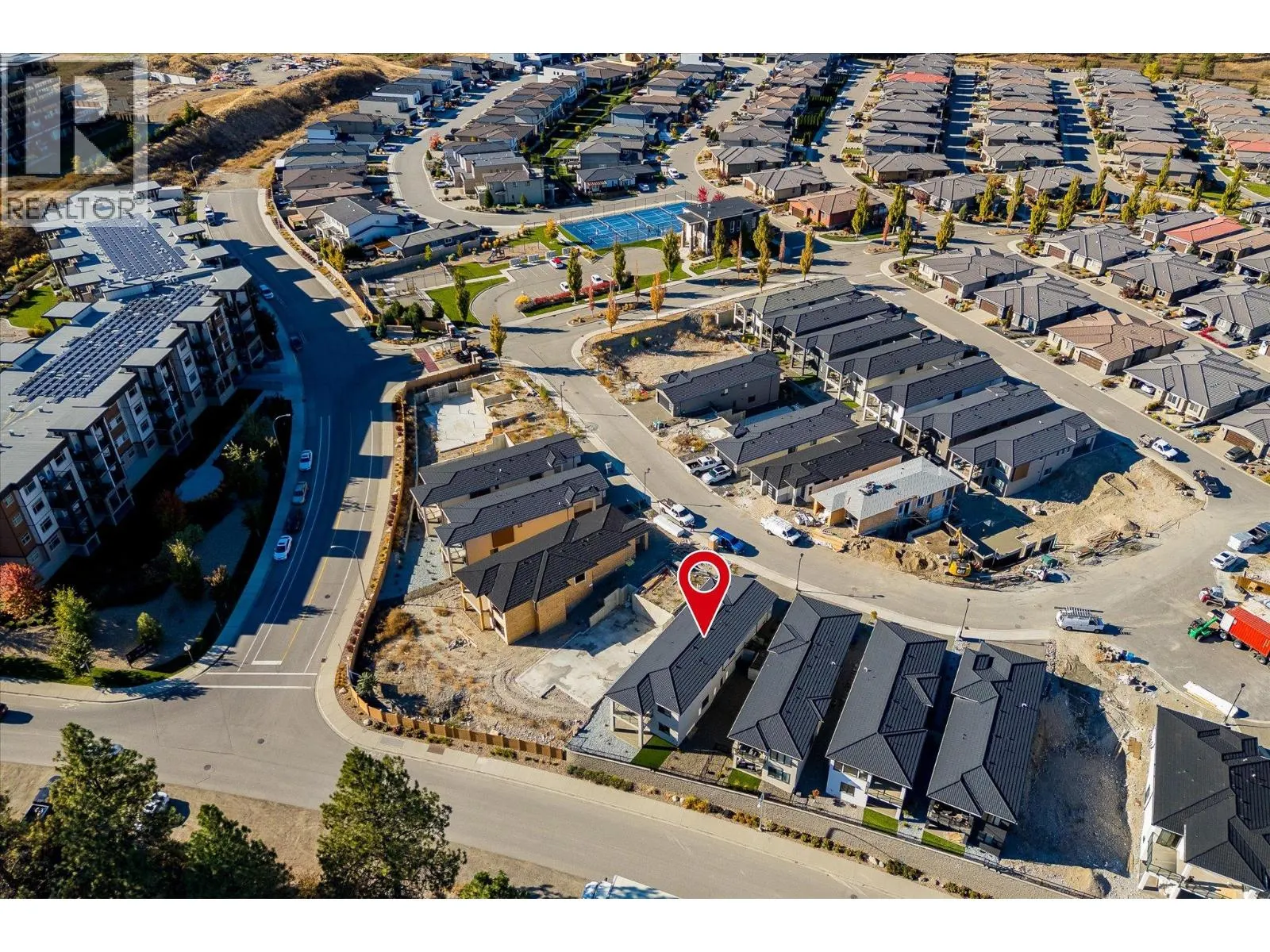 1675 HARBOUR VIEW Crescent