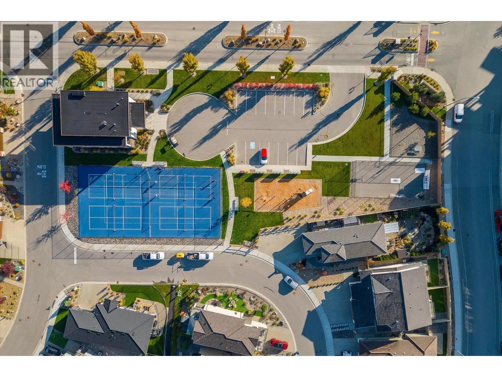 1675 HARBOUR VIEW Crescent