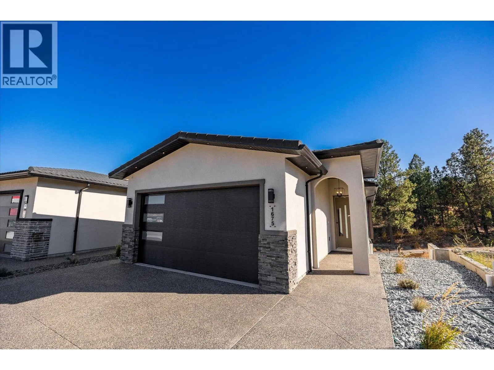 1675 HARBOUR VIEW Crescent