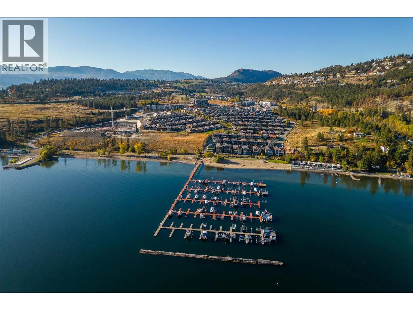 1675 HARBOUR VIEW Crescent