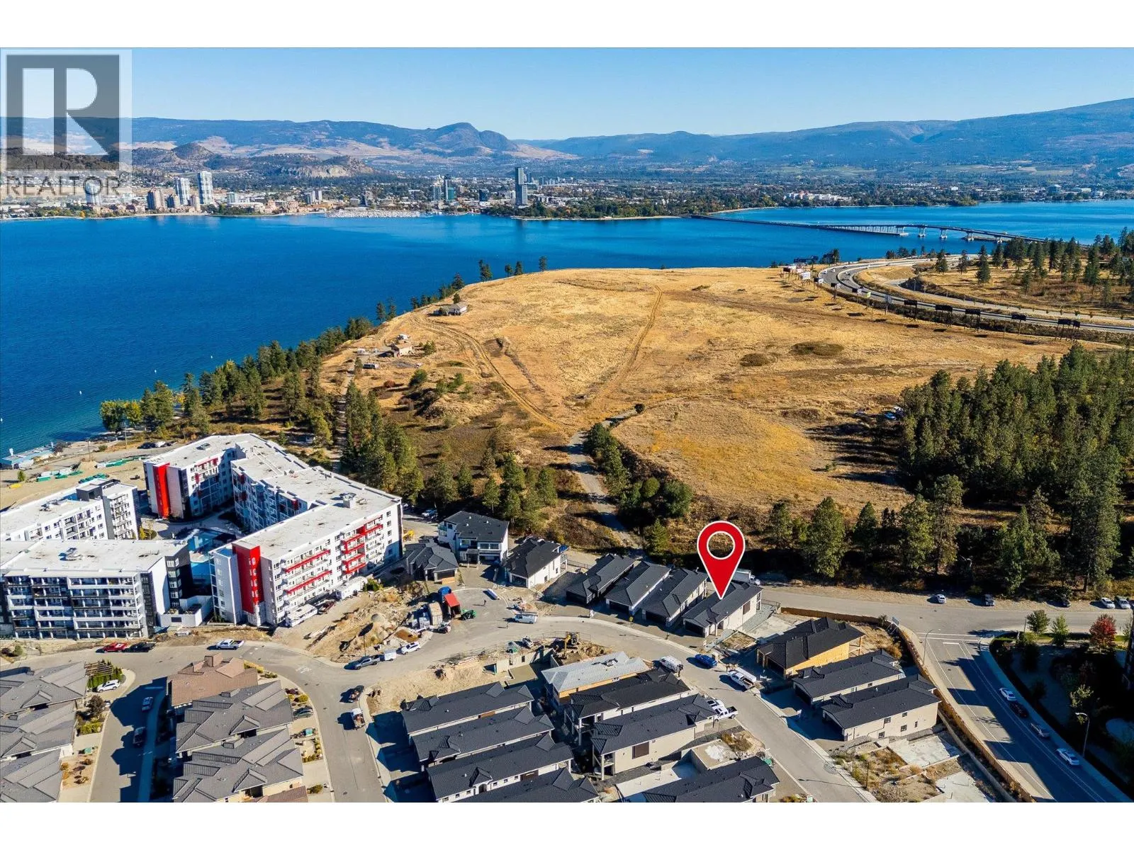 1675 HARBOUR VIEW Crescent