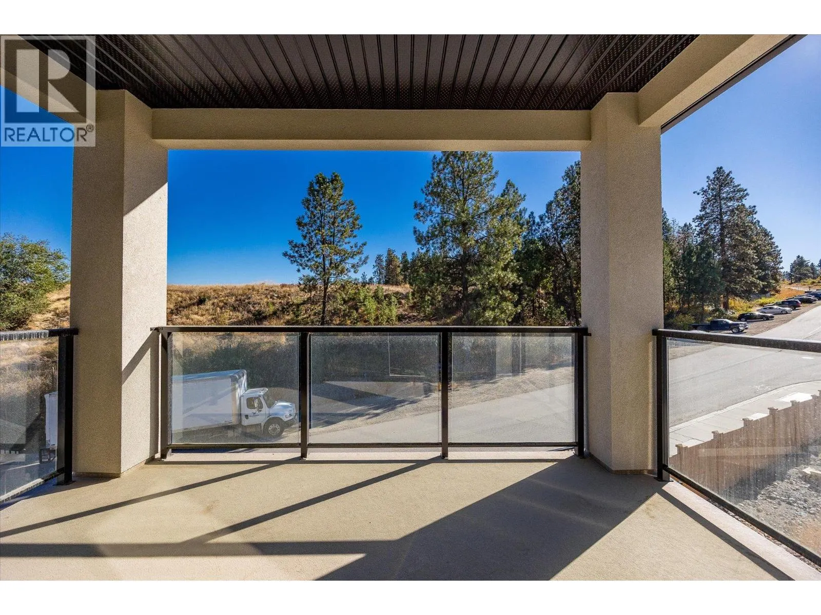 1675 HARBOUR VIEW Crescent