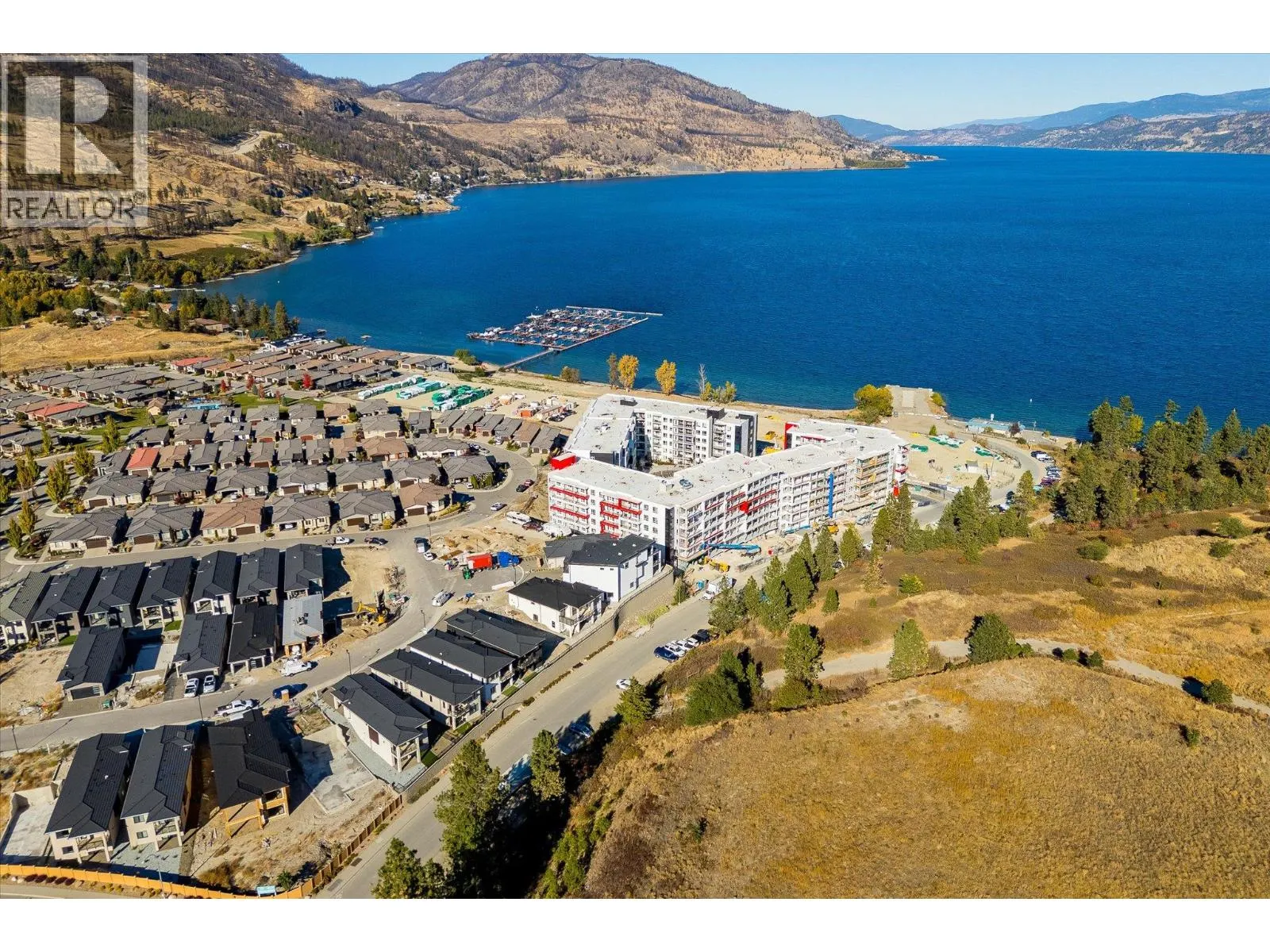 1675 HARBOUR VIEW Crescent