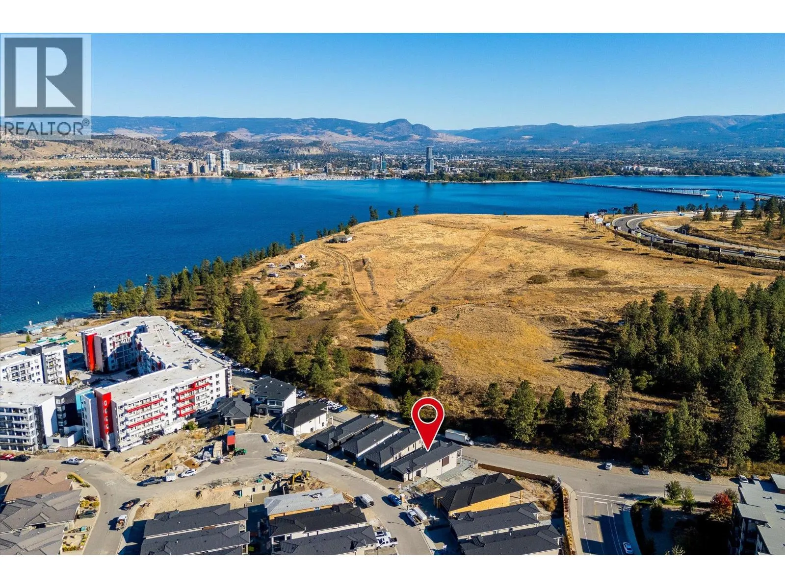 1675 HARBOUR VIEW Crescent