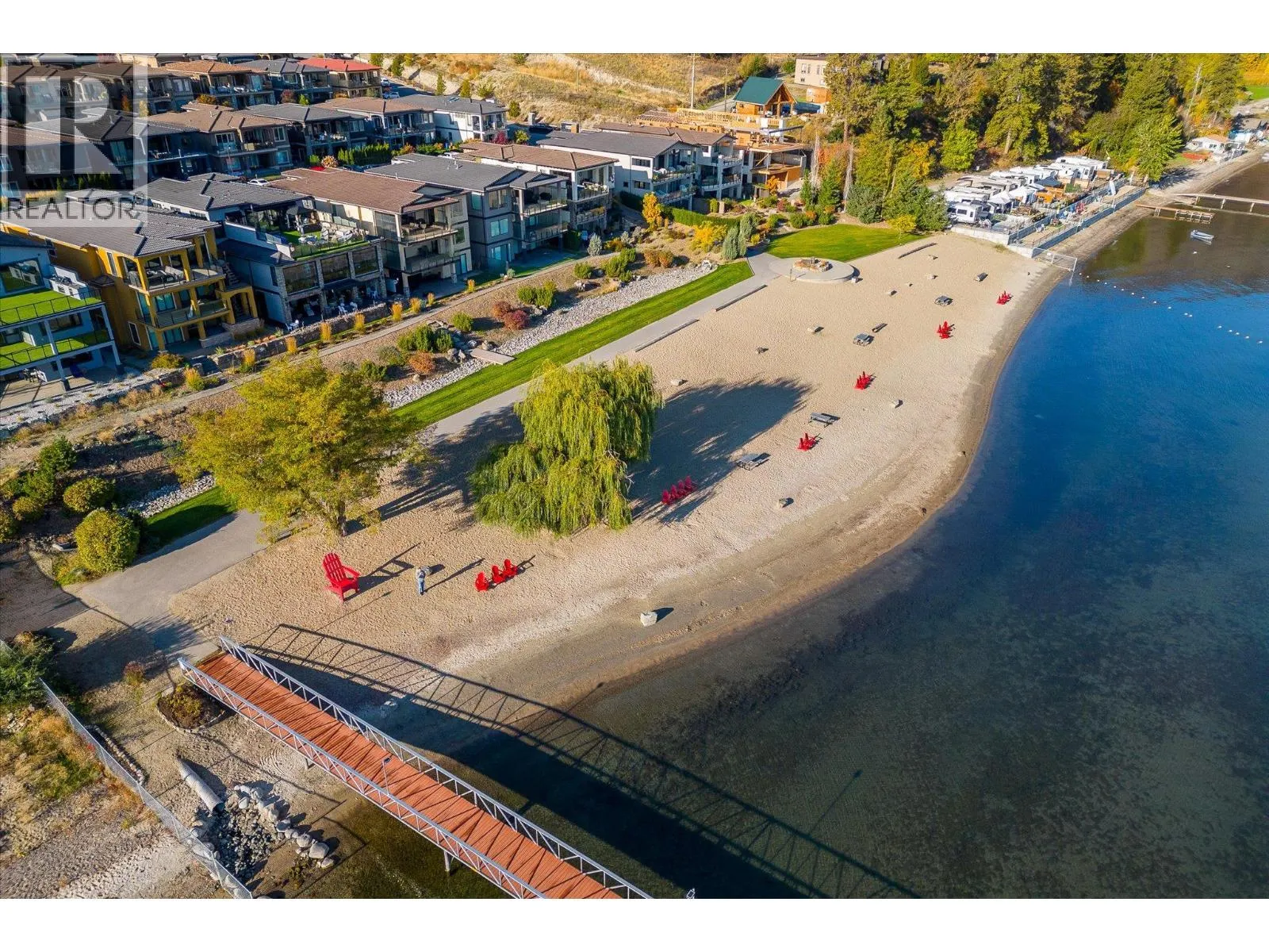 1675 HARBOUR VIEW Crescent