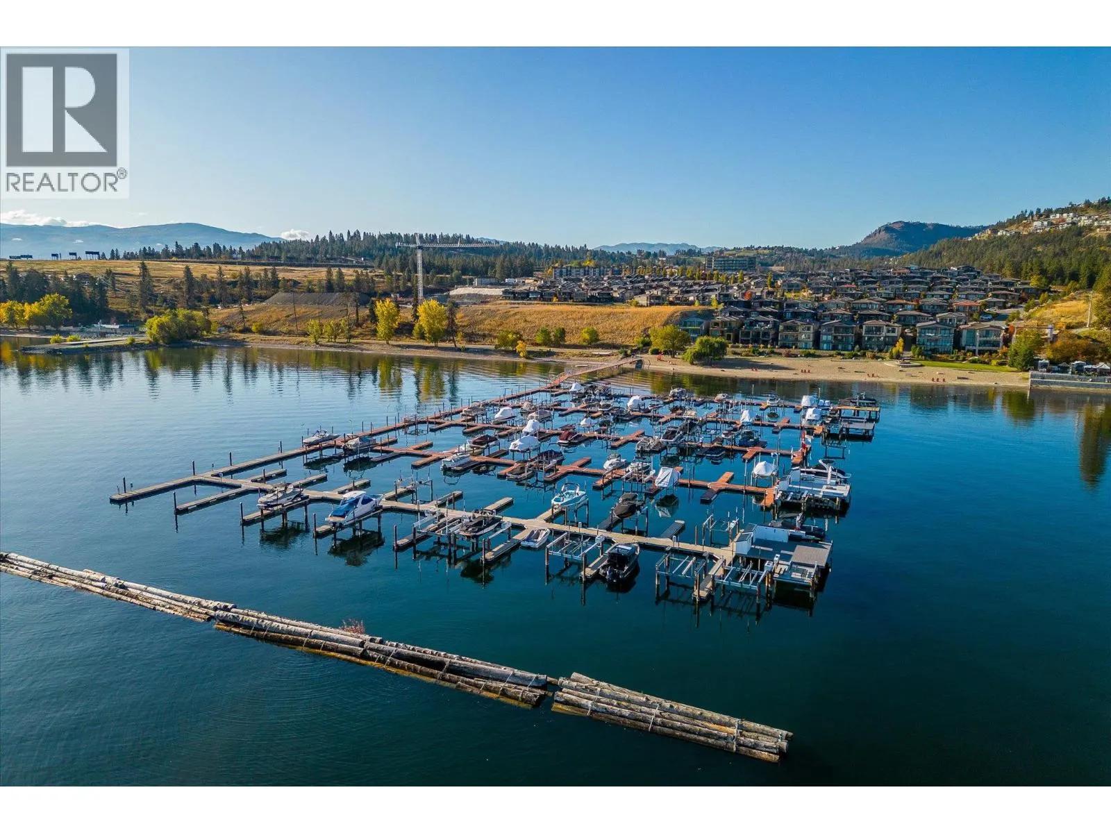 1675 HARBOUR VIEW Crescent