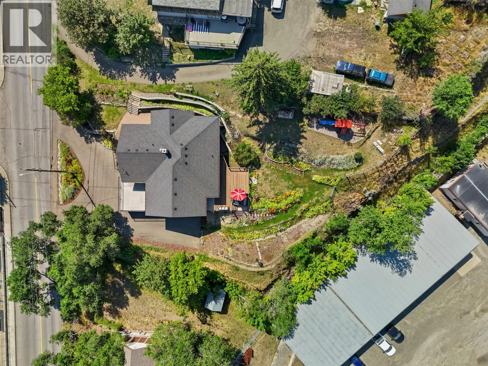 880 6th Avenue