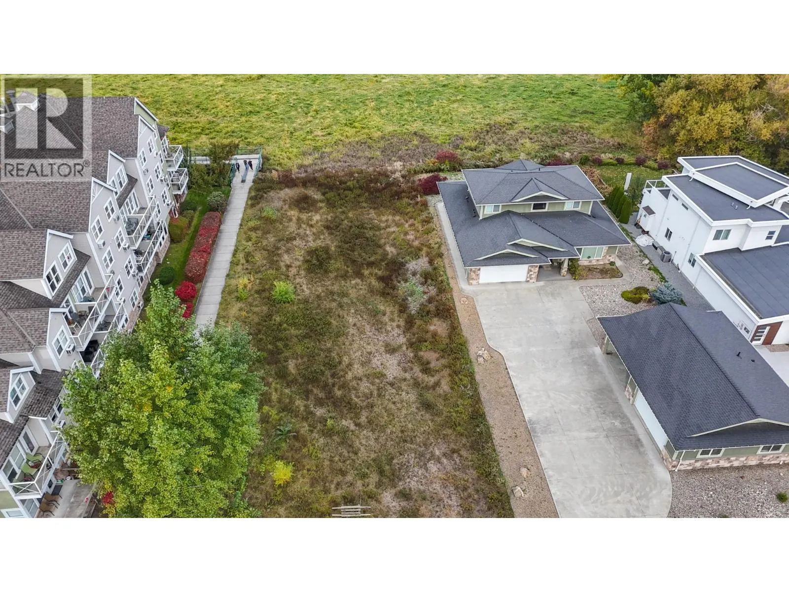 721 Harbourfront Drive NE