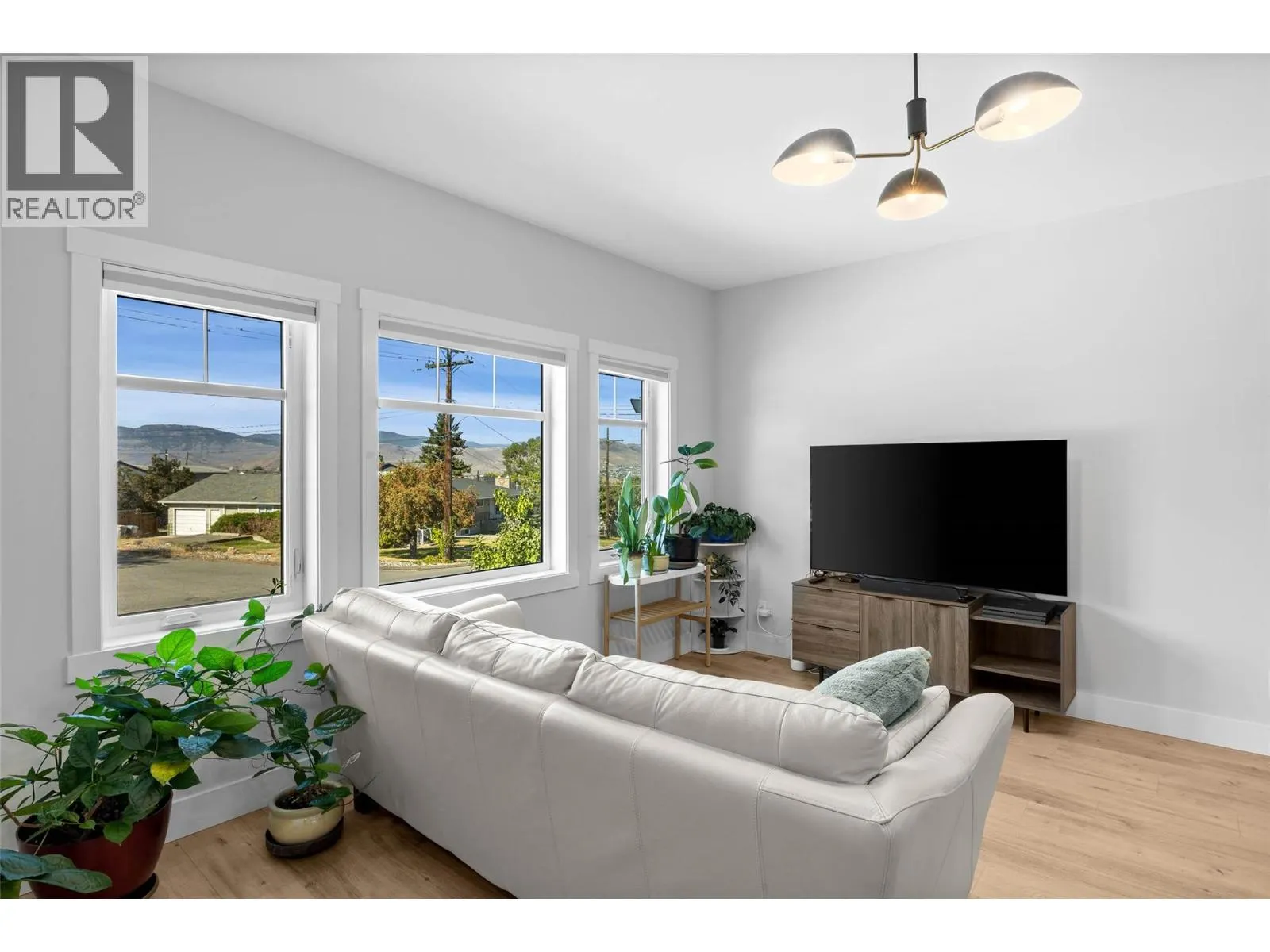 321 CENTRE Avenue Unit# 102