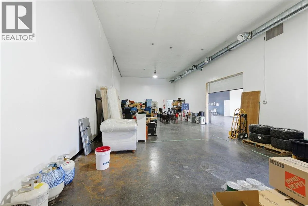 6924 / 6926 Old Kamloops Road