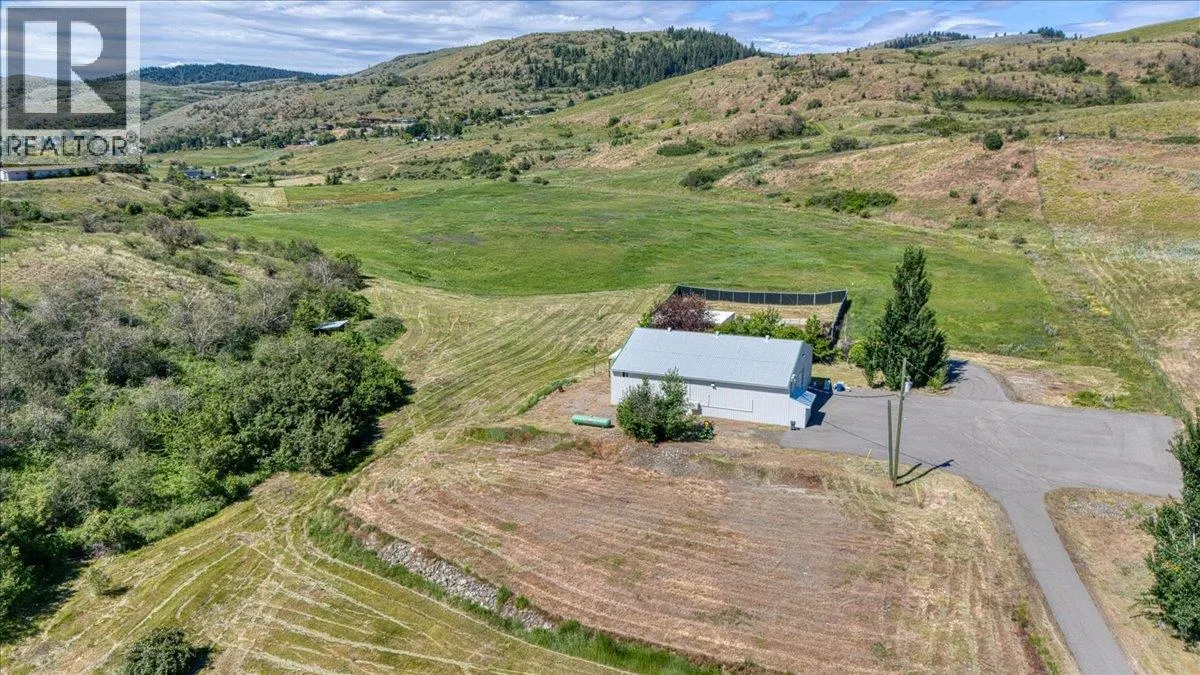 6924 / 6926 Old Kamloops Road
