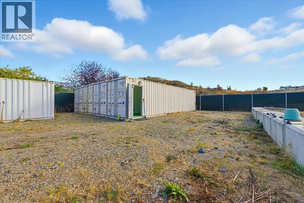 6924 / 6926 Old Kamloops Road