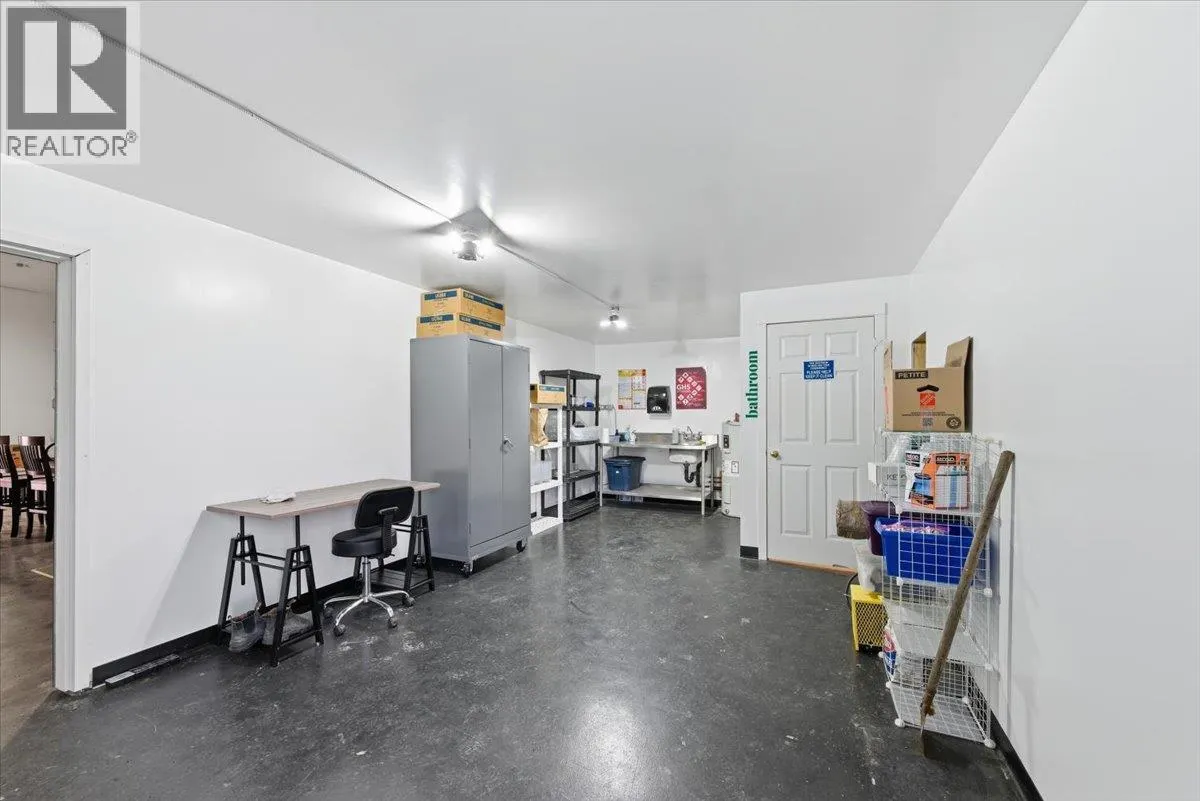 6924 / 6926 Old Kamloops Road