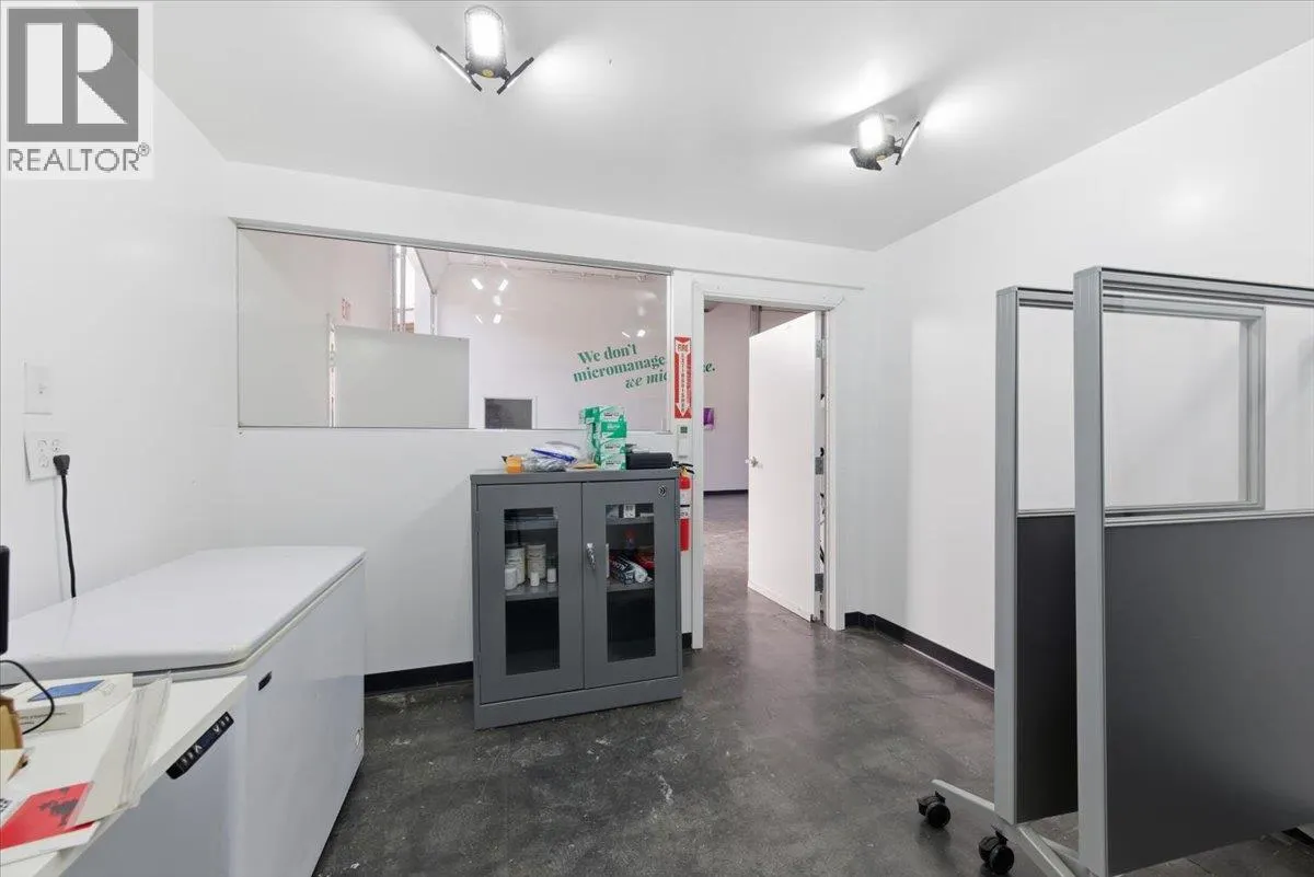 6924 / 6926 Old Kamloops Road