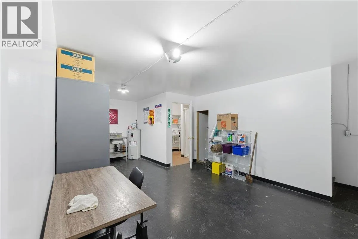 6924 / 6926 Old Kamloops Road