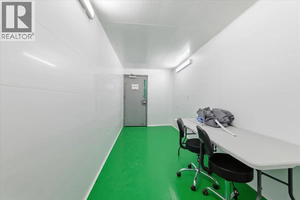 6924 / 6926 Old Kamloops Road