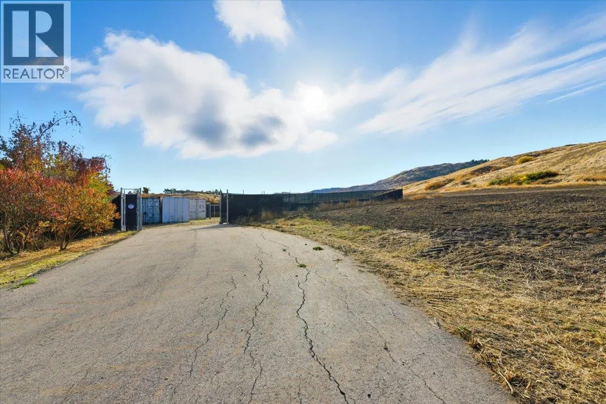 6924 / 6926 Old Kamloops Road