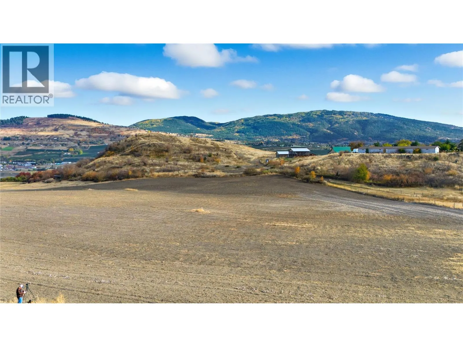 6924 / 6926 Old Kamloops Road