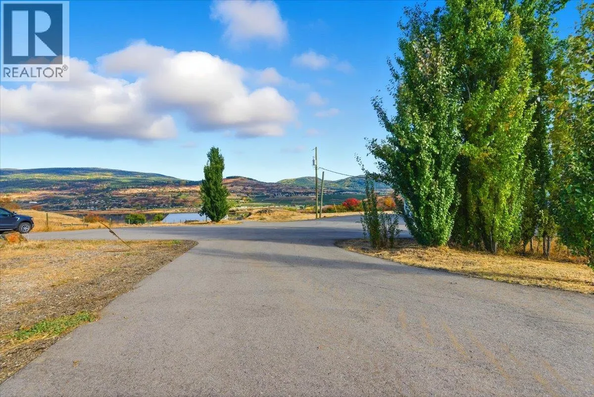 6924 / 6926 Old Kamloops Road