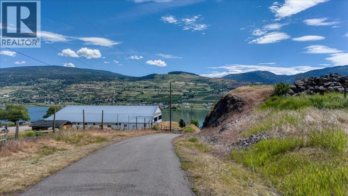 6924 / 6926 Old Kamloops Road