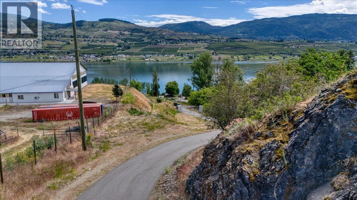 6924 / 6926 Old Kamloops Road