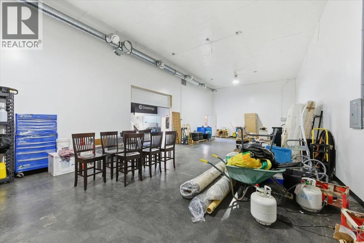 6924 / 6926 Old Kamloops Road