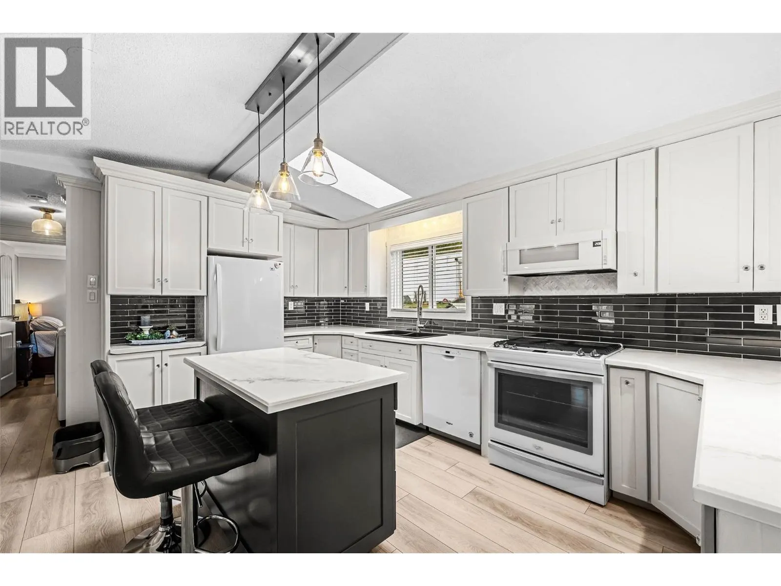185 Hoovers Ferry Road