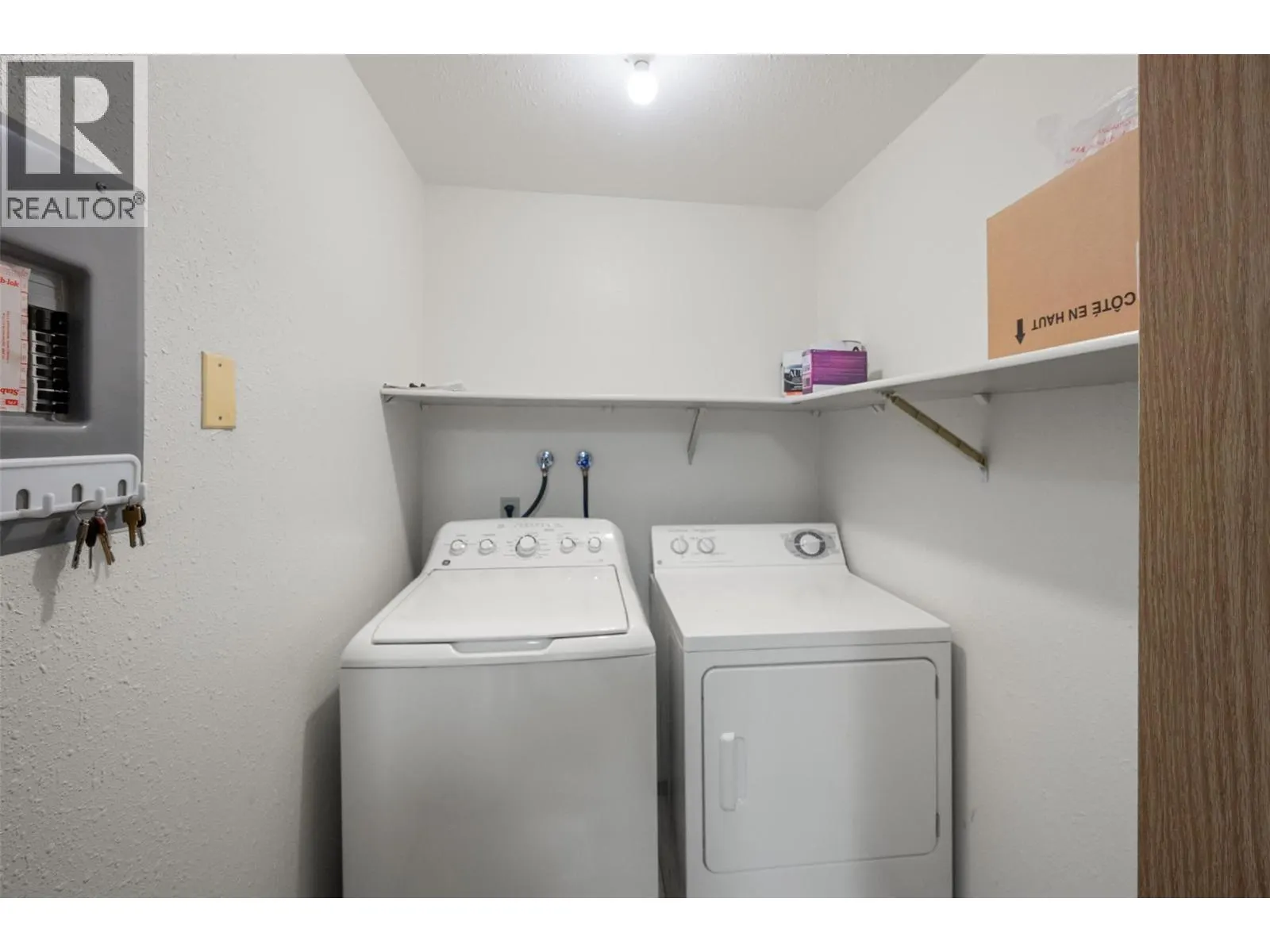 284 YORKTON Avenue Unit# 404