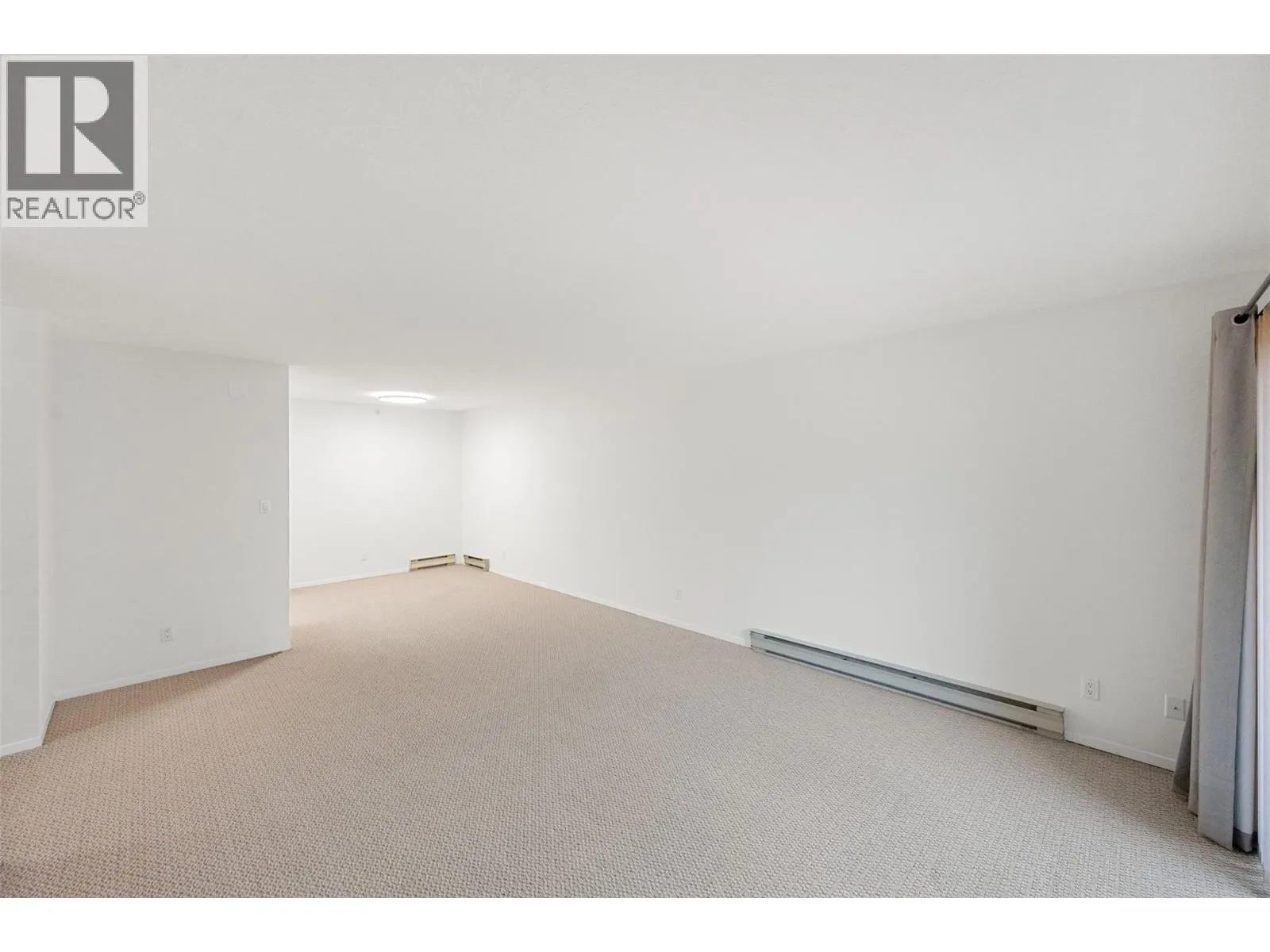 284 YORKTON Avenue Unit# 404