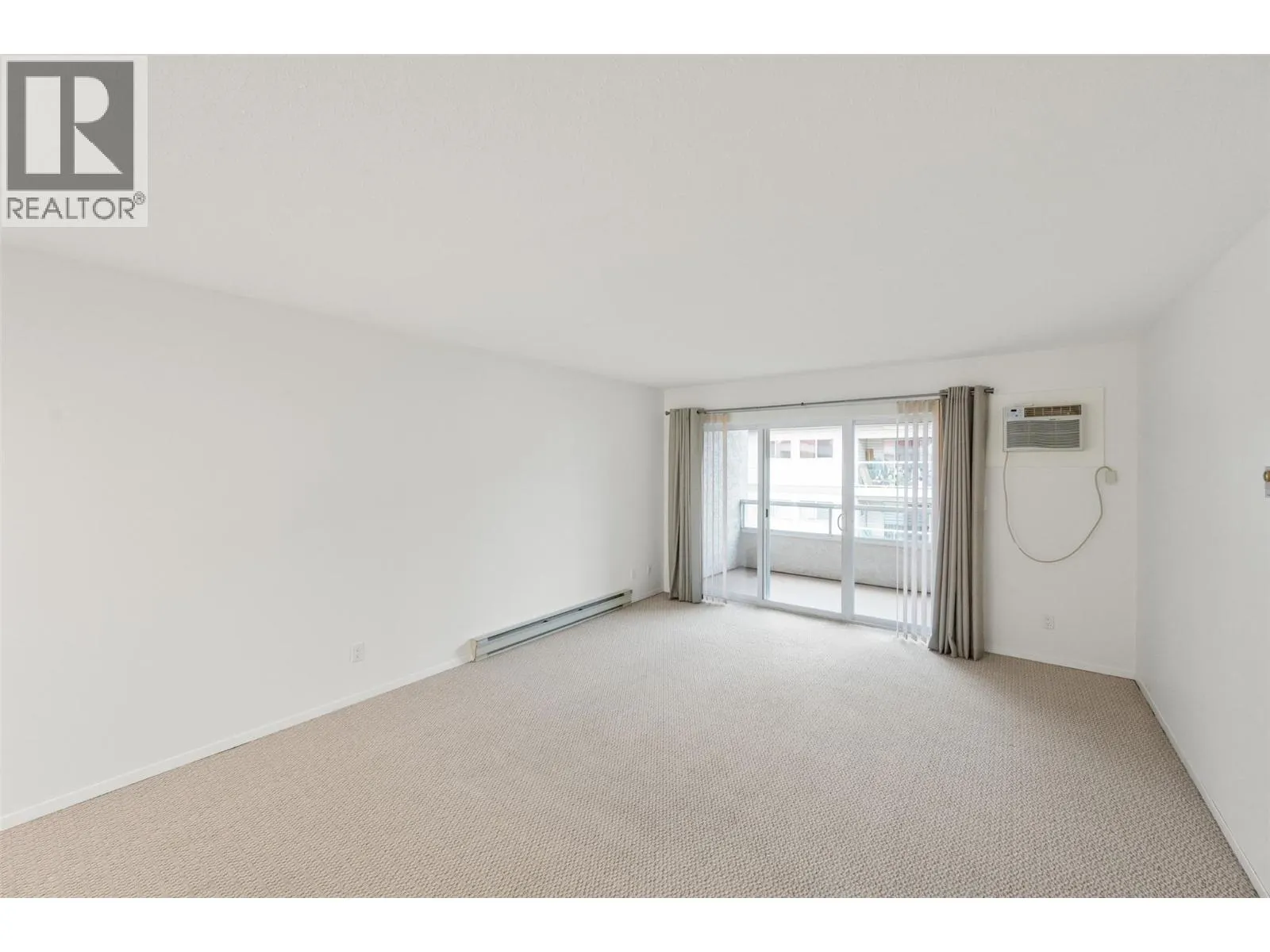 284 YORKTON Avenue Unit# 404