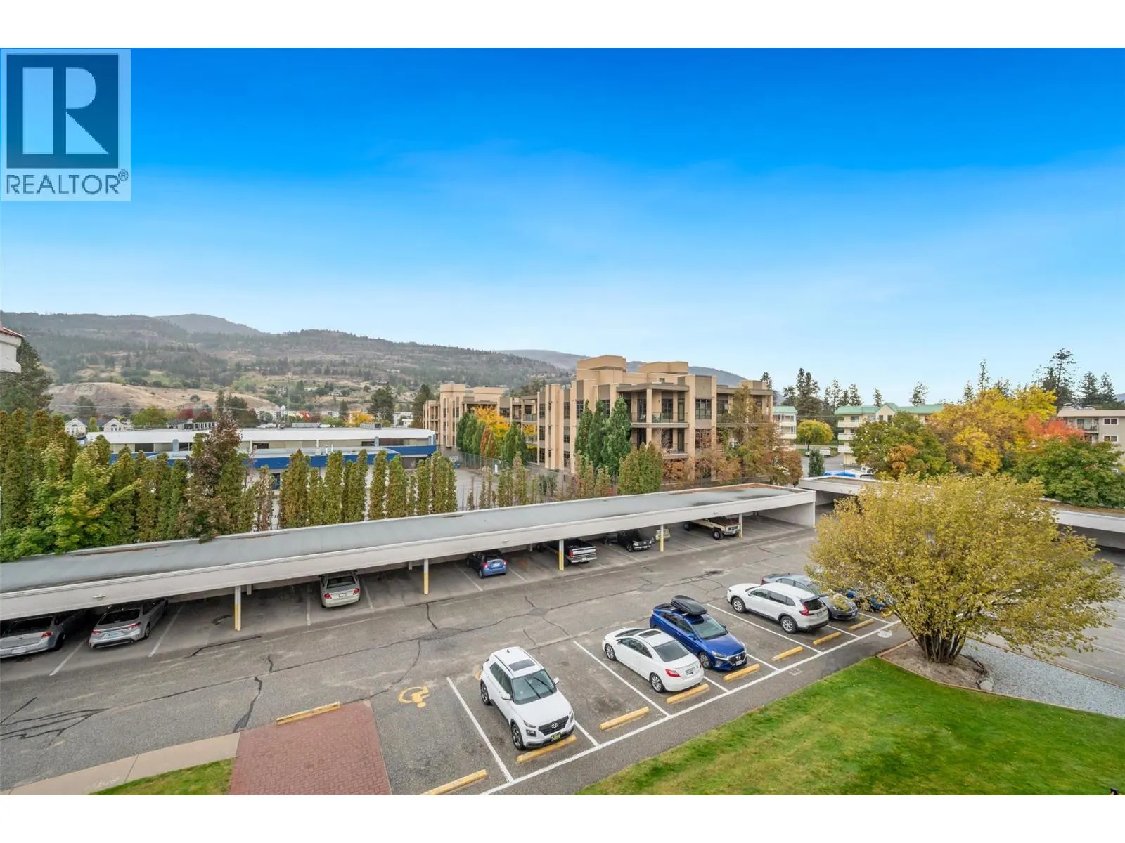 284 YORKTON Avenue Unit# 404
