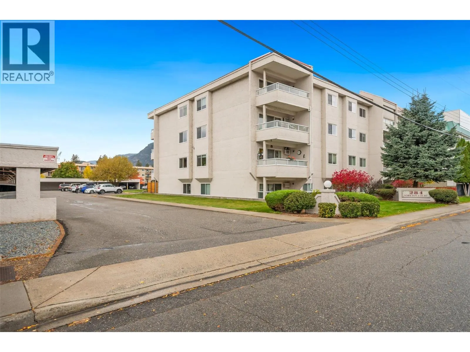 284 YORKTON Avenue Unit# 404