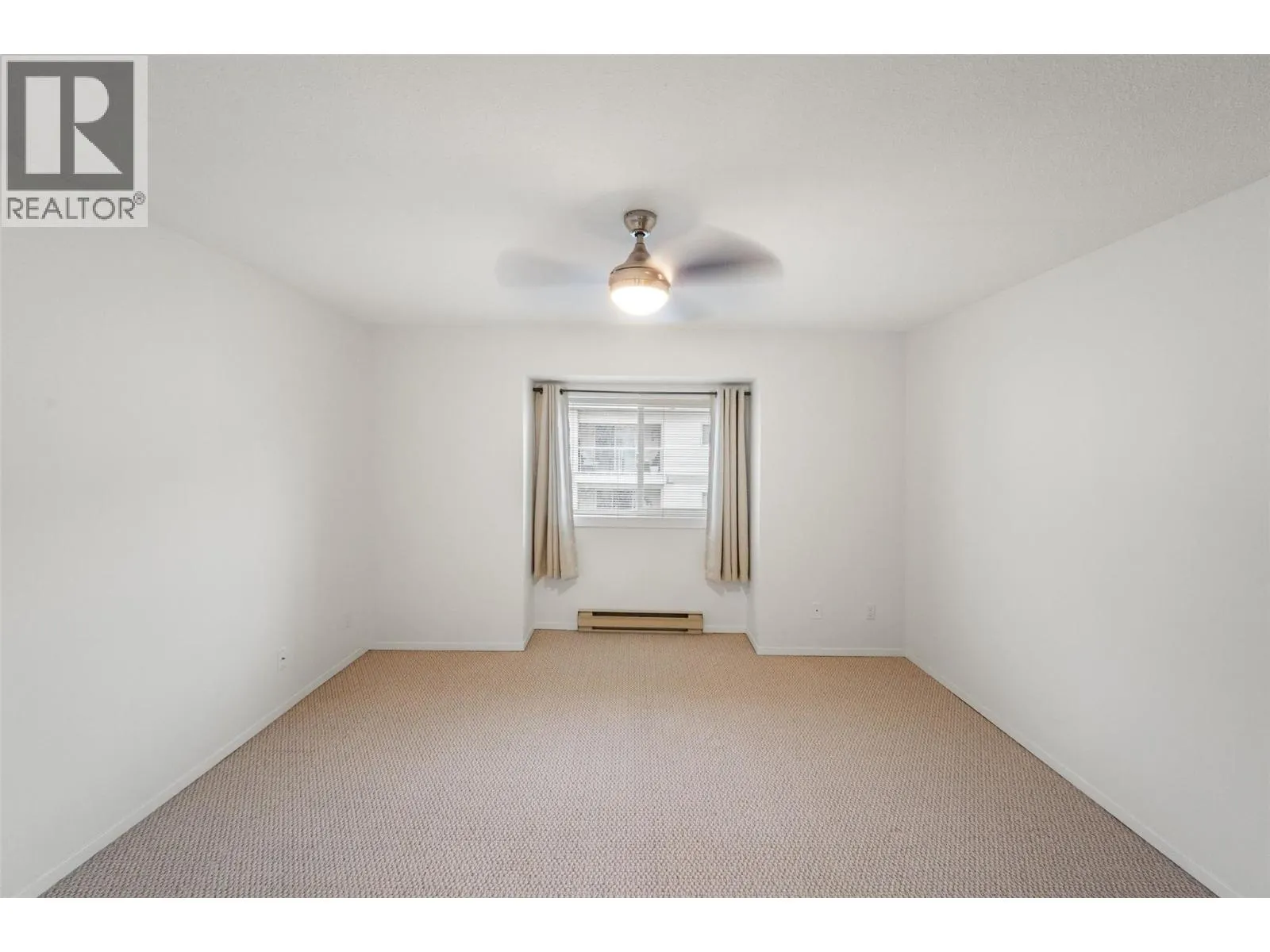 284 YORKTON Avenue Unit# 404