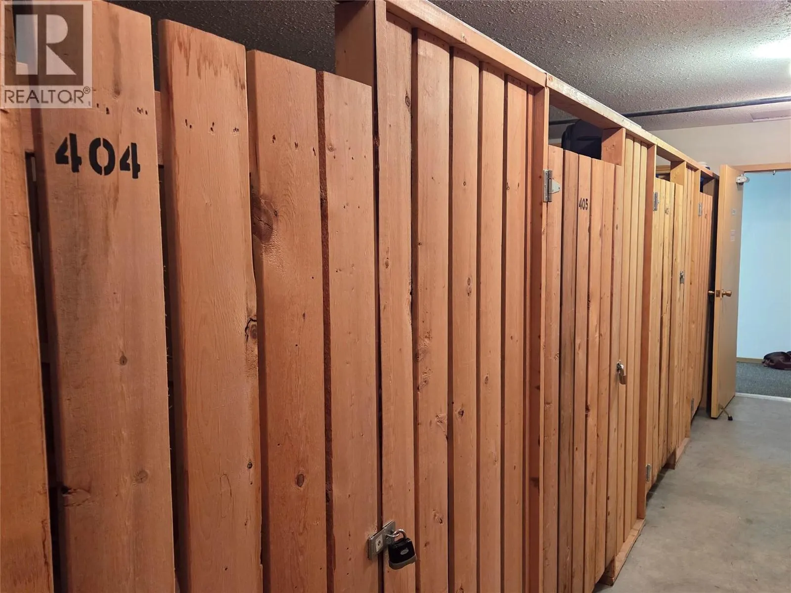 284 YORKTON Avenue Unit# 404